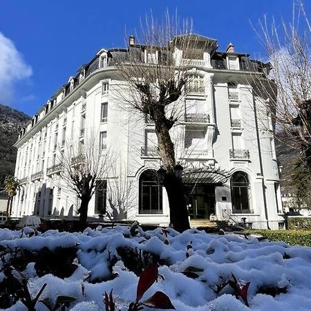101 Pyrenees Palace Appartement Bagneres-de-Luchon Bagian luar foto