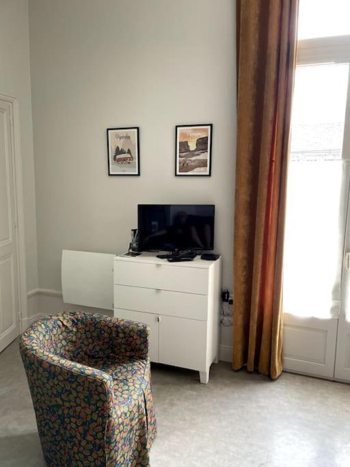 101 Pyrenees Palace Appartement Bagneres-de-Luchon Bagian luar foto