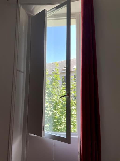 101 Pyrenees Palace Appartement Bagneres-de-Luchon Bagian luar foto