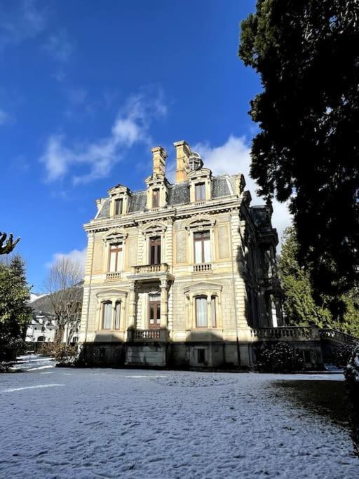 101 Pyrenees Palace Appartement Bagneres-de-Luchon Bagian luar foto