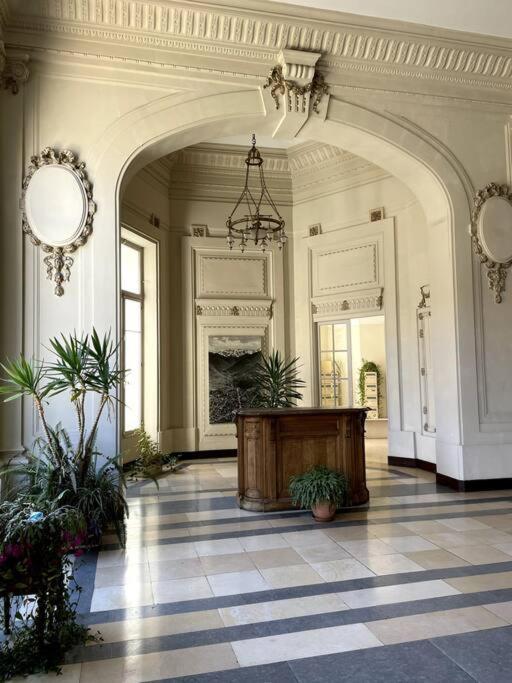 101 Pyrenees Palace Appartement Bagneres-de-Luchon Bagian luar foto